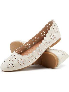 Women's white Floral Cutout Ballet Flats size 7.5 / 38.5